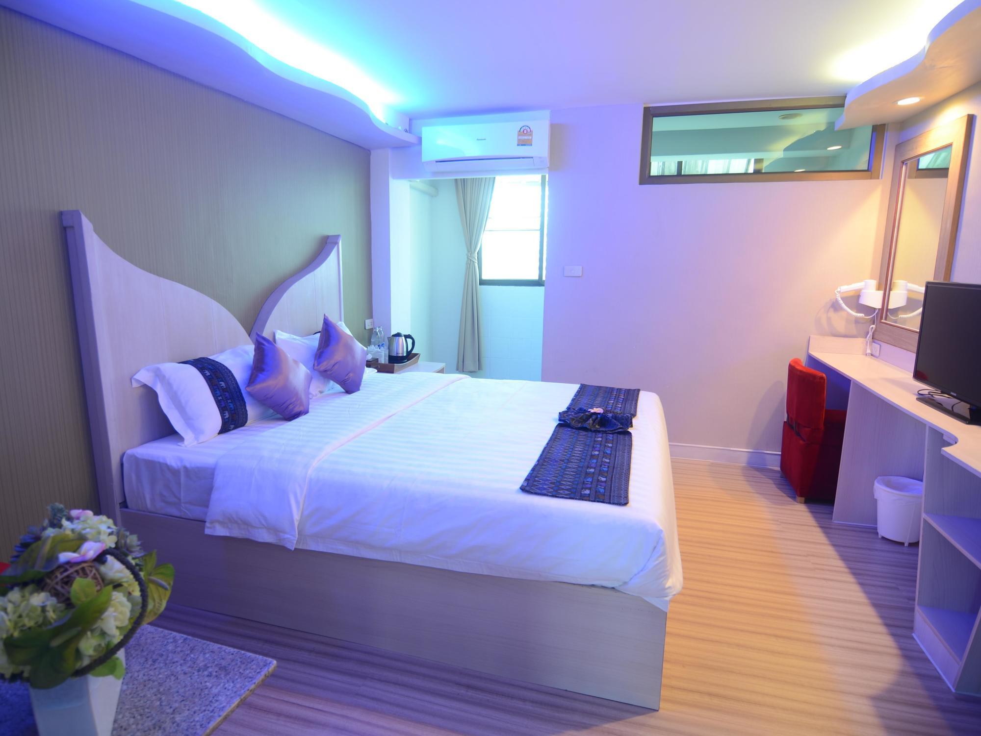 Centro Cnx Hotell Chiang Mai Exteriör bild