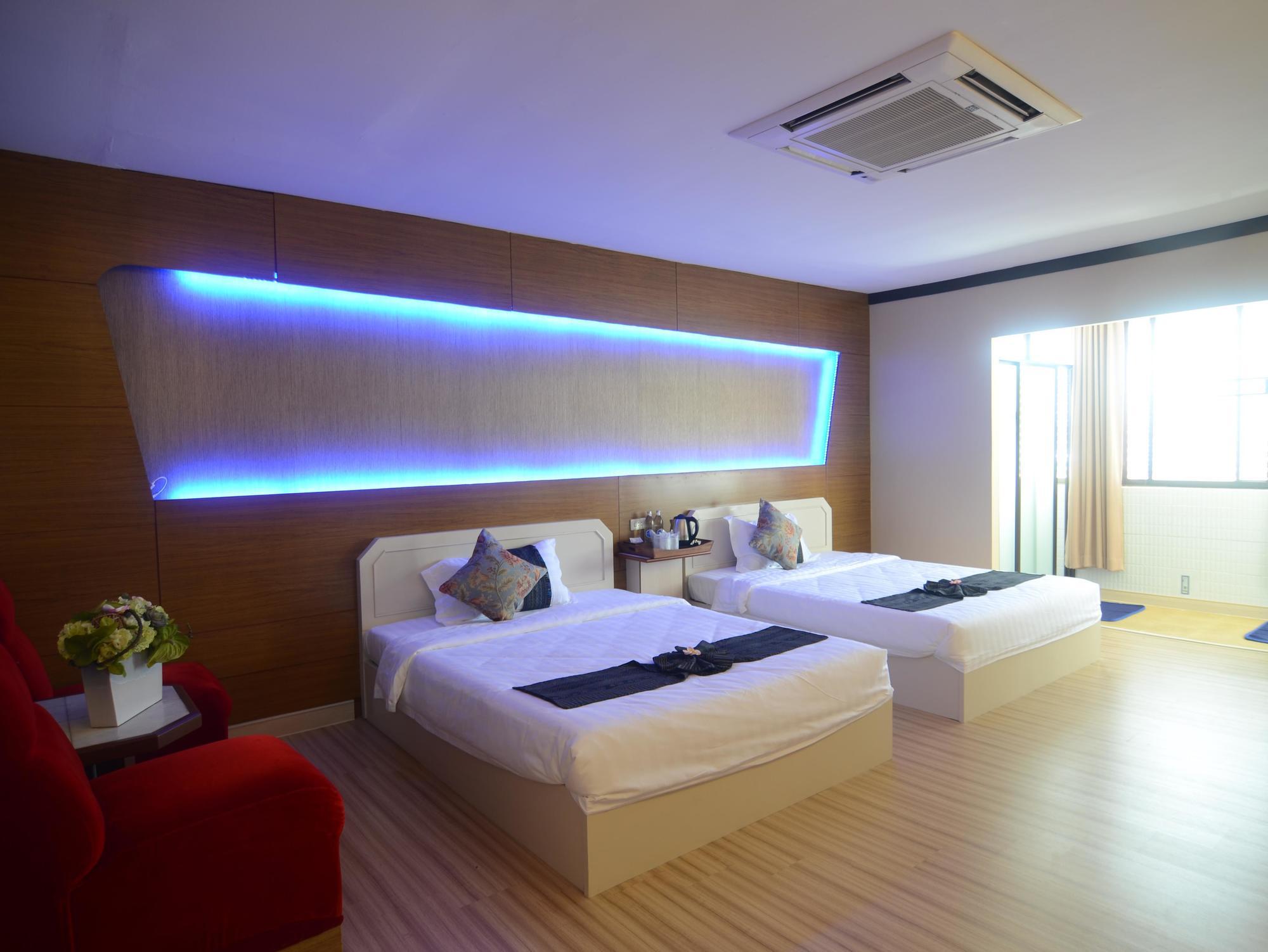 Centro Cnx Hotell Chiang Mai Exteriör bild