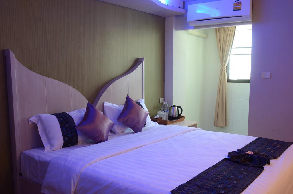 Centro Cnx Hotell Chiang Mai Exteriör bild