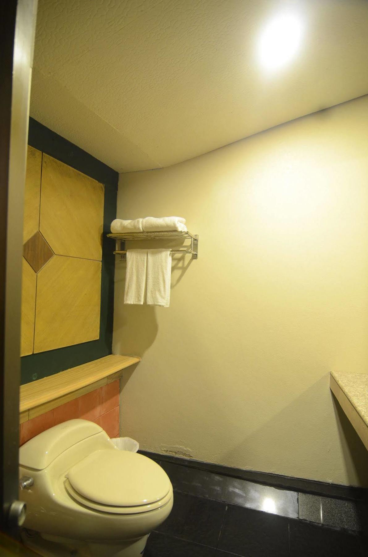 Centro Cnx Hotell Chiang Mai Exteriör bild