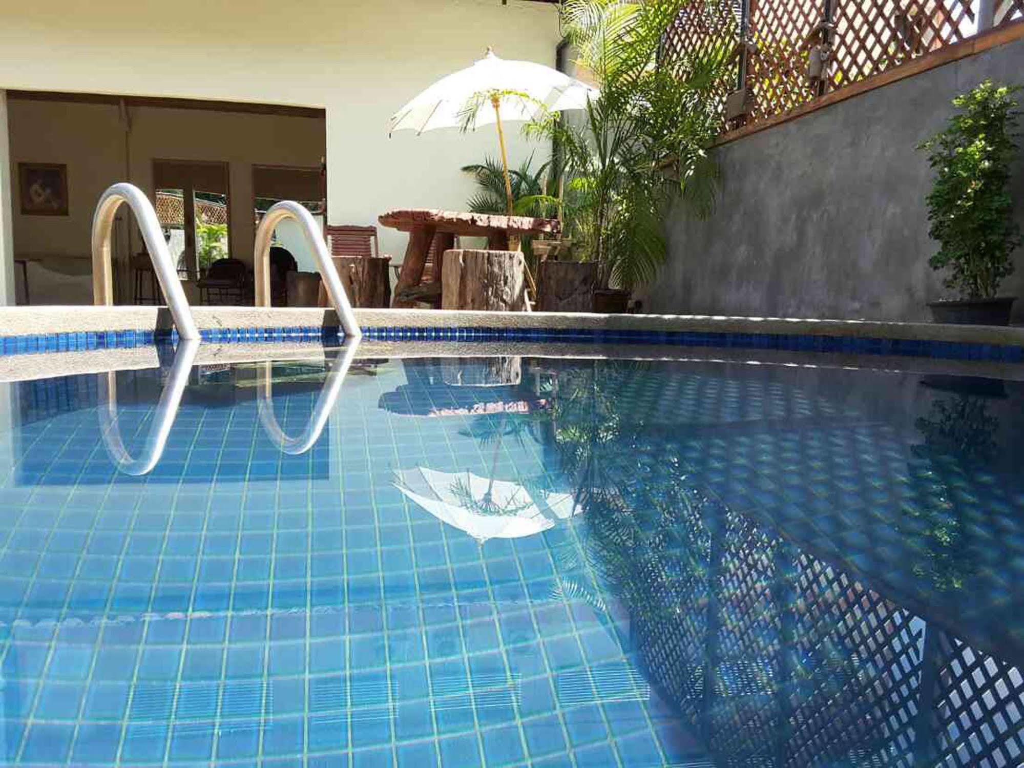 Centro Cnx Hotell Chiang Mai Exteriör bild