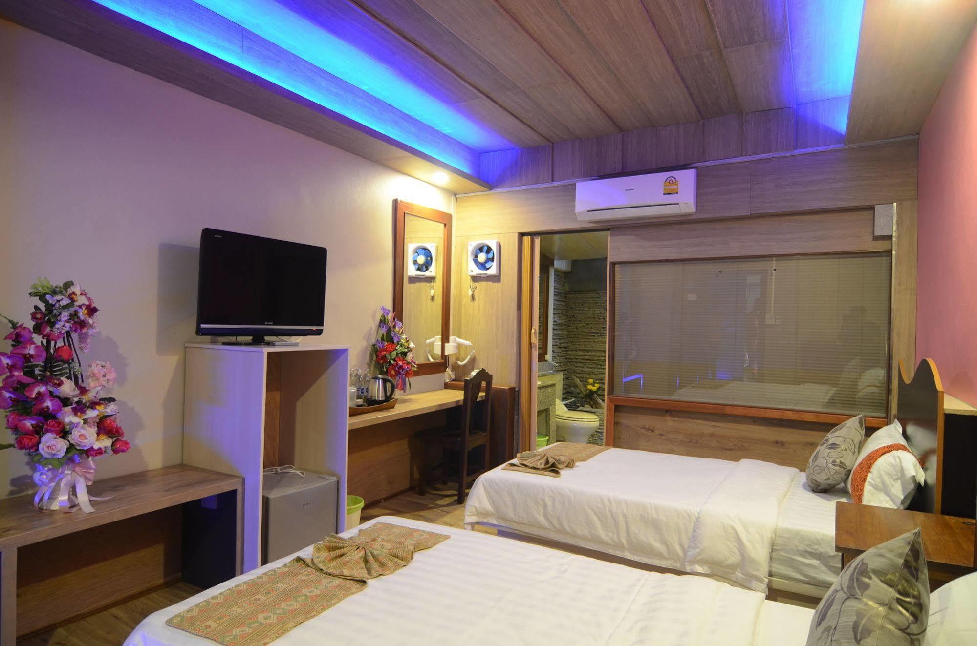 Centro Cnx Hotell Chiang Mai Exteriör bild