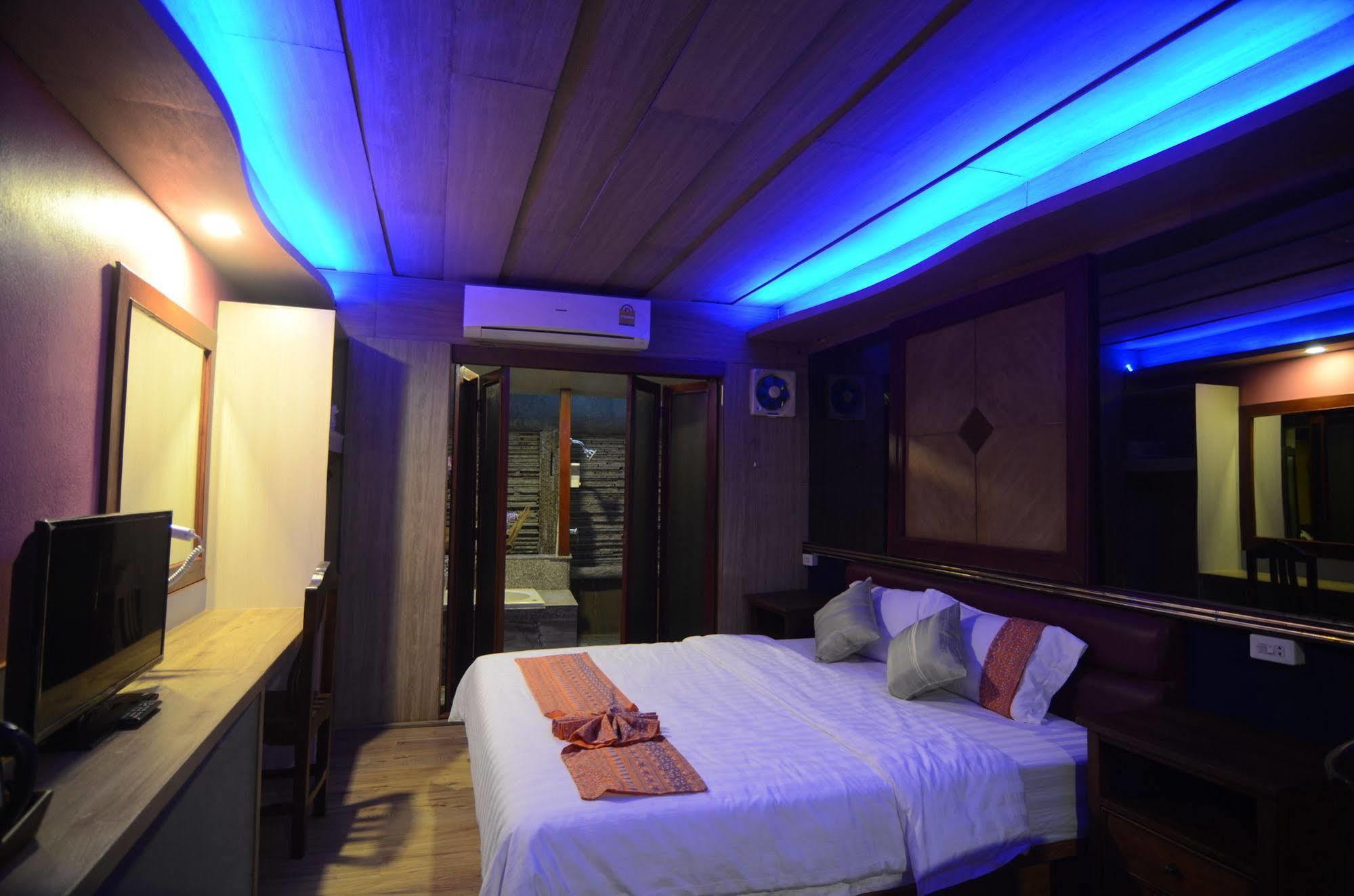 Centro Cnx Hotell Chiang Mai Exteriör bild